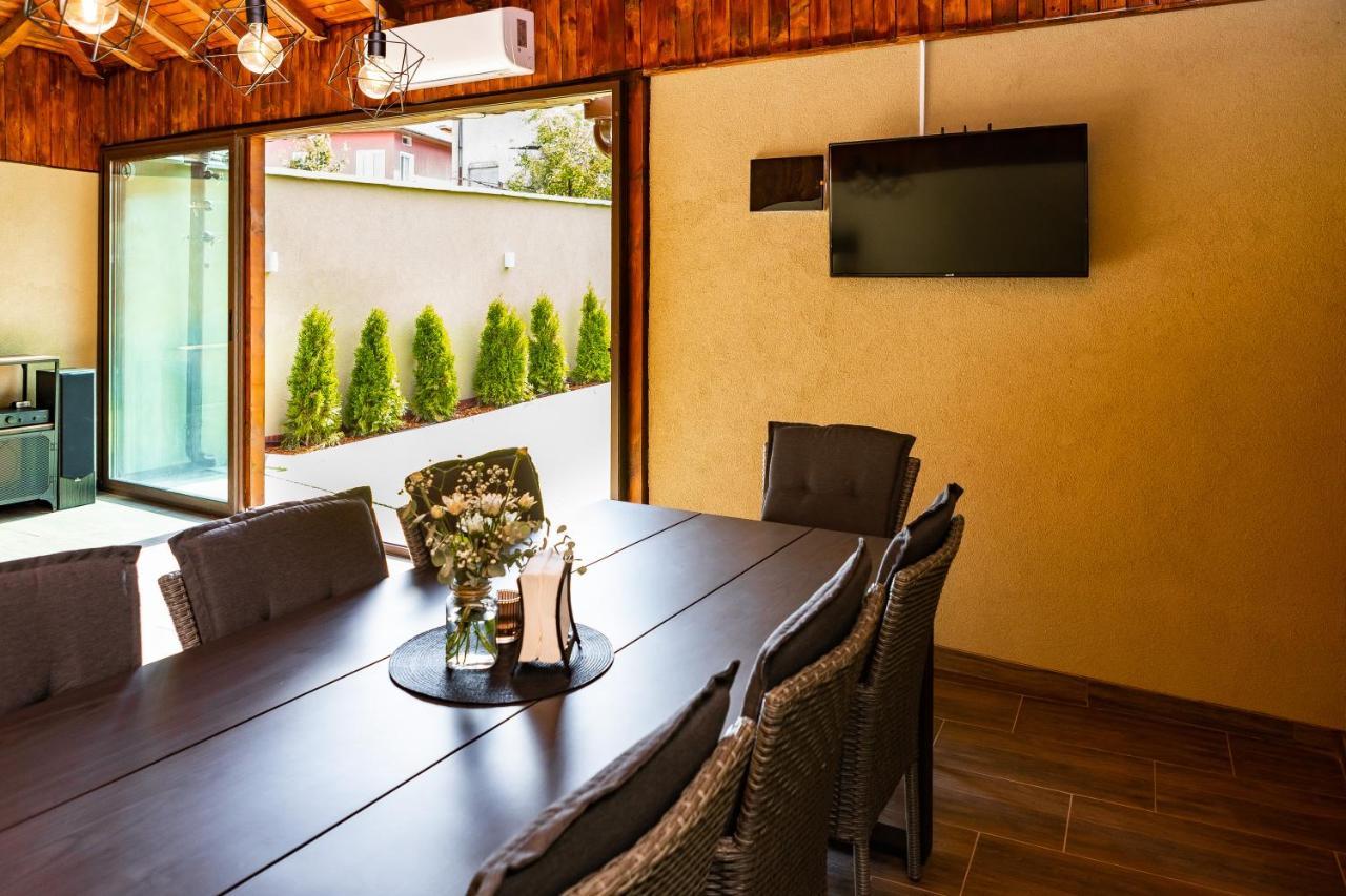ספרבה בניה Forest Oasis Guest House Free Parking מראה חיצוני תמונה